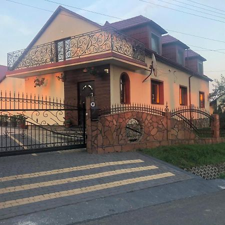 Apartamenty U Maksa Krzywcza Екстериор снимка